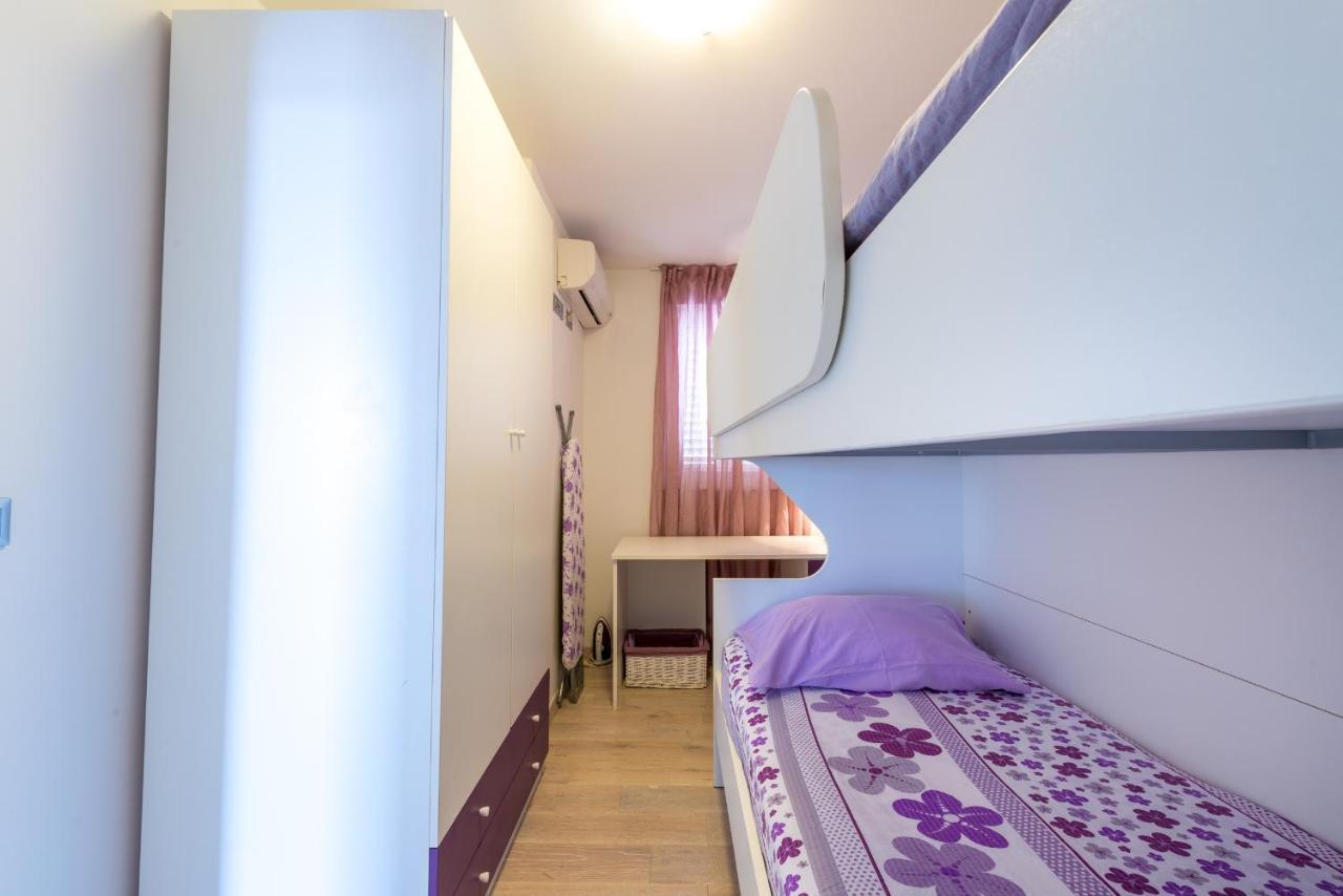 Violet Dubrovnik